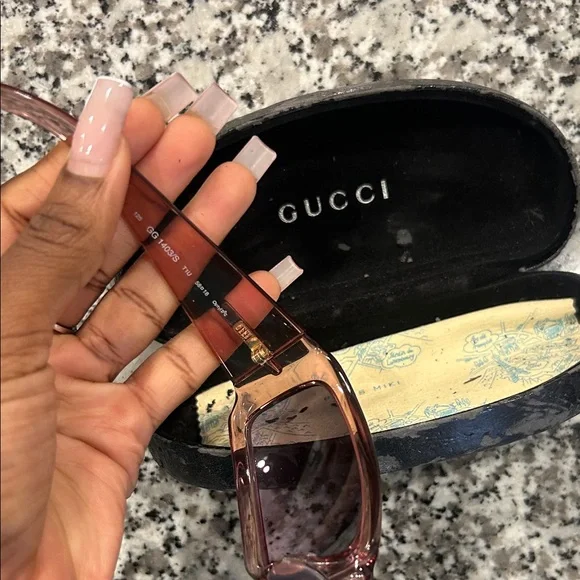 Authentic vintage Y2K Gucci Women's Sunglasses in Rich Brown - Picture 5 of 9